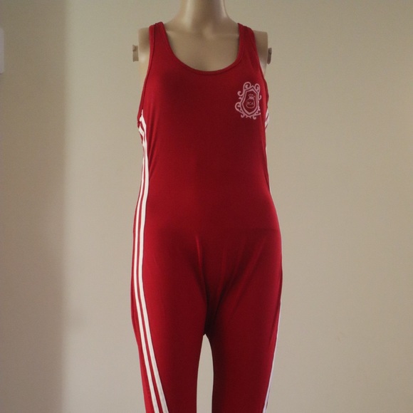 One piece - Picture 1 of 3